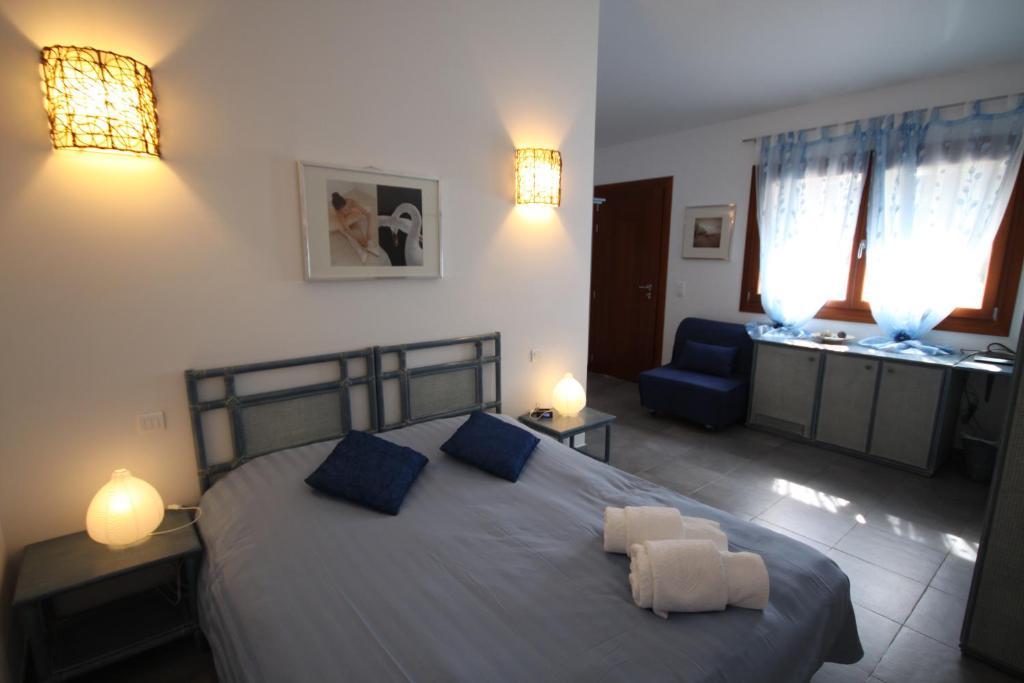 Poisson Rouge Otel Bonifacio  Oda fotoğraf